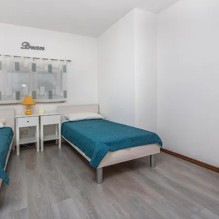 Appartamento 3 Bedroom In Kanfanar