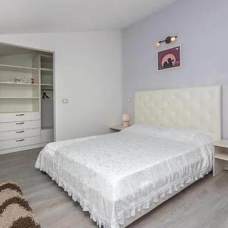 3 Bedroom In Kanfanar