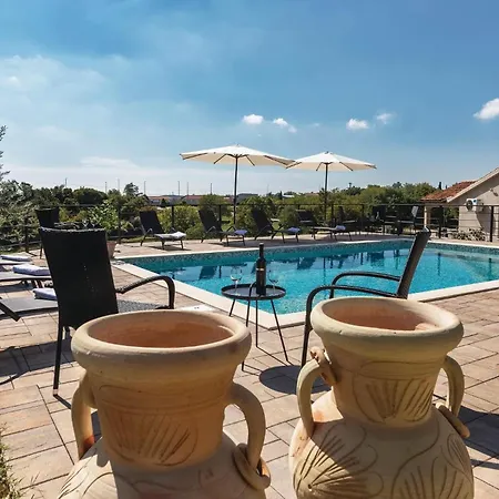 3 Bedroom In Kanfanar