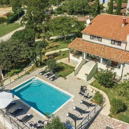 3 Bedroom In كانافانار