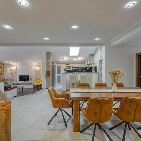3 Bedroom In * كانافانار